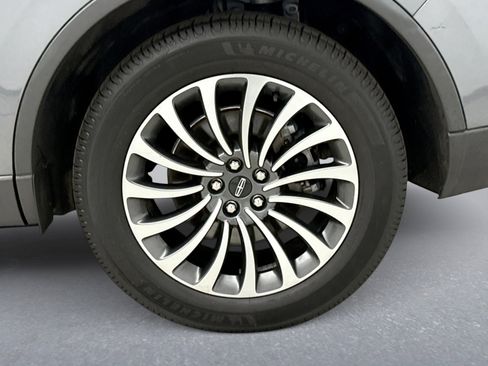 Used 2022 Lincoln Aviator AWD w/ Premium Package image 27