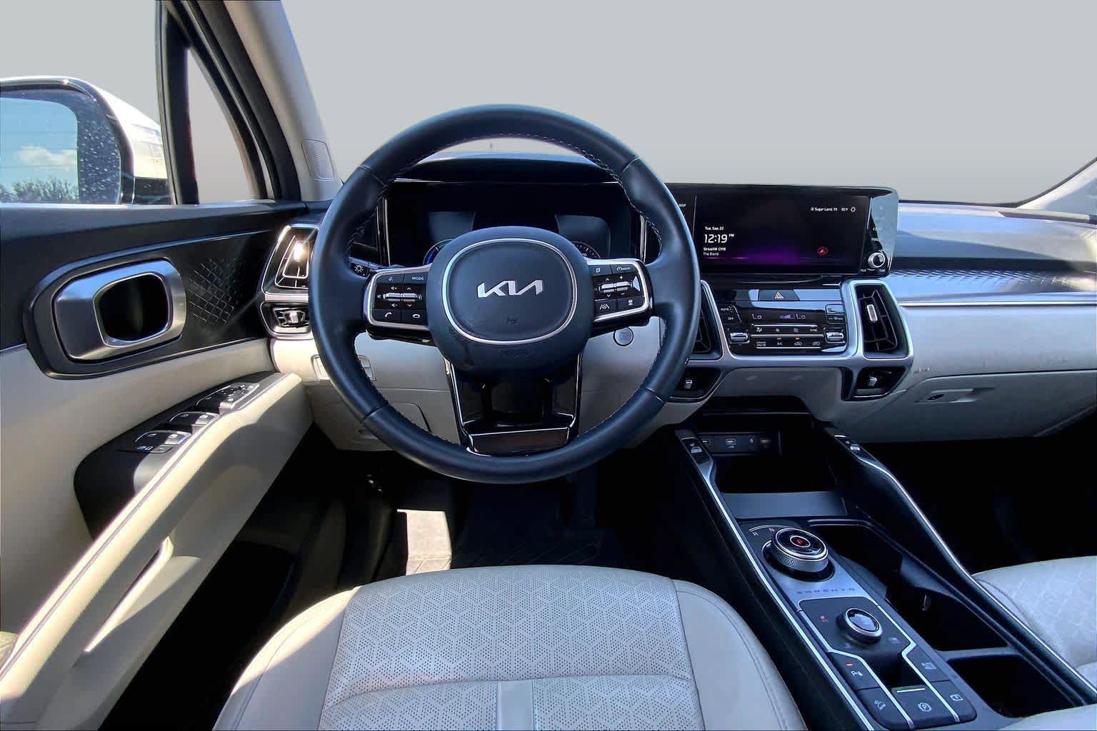 Used 2024 Kia Sorento EX AWD/4WD image 6