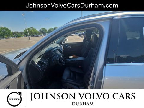 Used 2020 Volvo XC90 T5 Momentum w/ Protection Package Premier AWD/4WD image 10