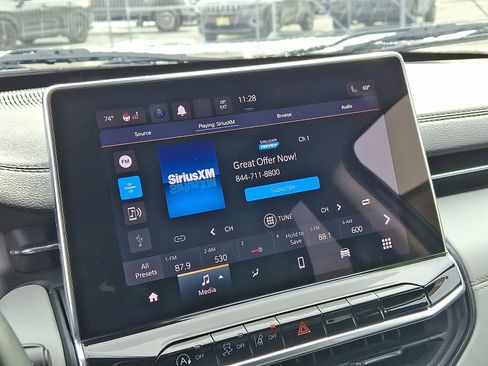 Used 2022 Jeep Compass Limited image 17