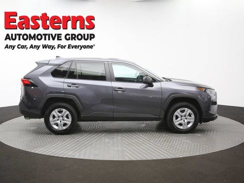 Used 2022 Toyota RAV4 LE AWD/4WD image 42