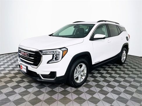 Certified 2023 GMC Terrain SLE w/ Driver Convenience Package image 3