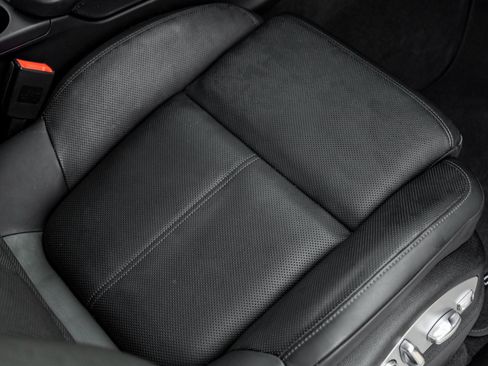 Used 2021 Porsche Macan S image 42