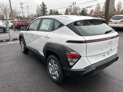 New 2026 Hyundai Kona SE image 7