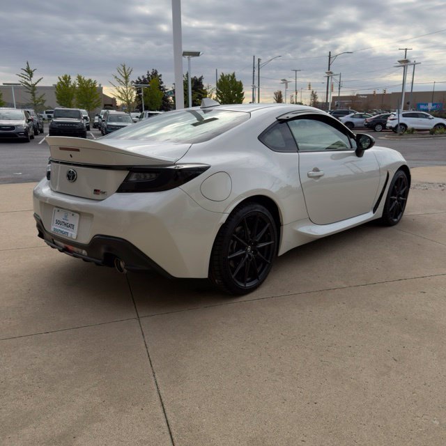Used 2024 Toyota GR86 Premium RWD image 5