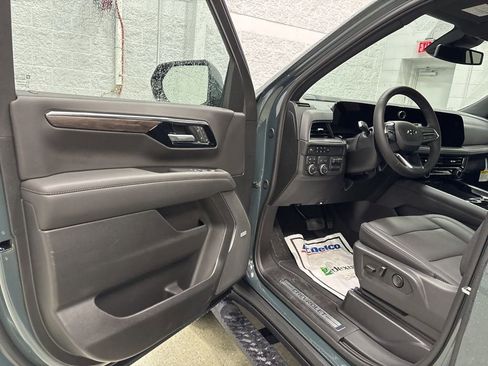 New 2026 Chevrolet Tahoe Z71 w/ Comfort Package AWD/4WD image 13