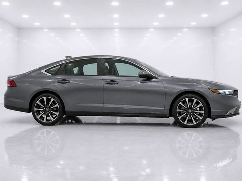 Used 2024 Honda Accord EX image 6