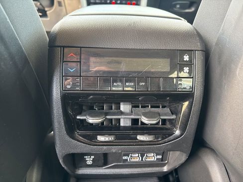 Used 2022 Jeep Grand Cherokee L Limited image 38