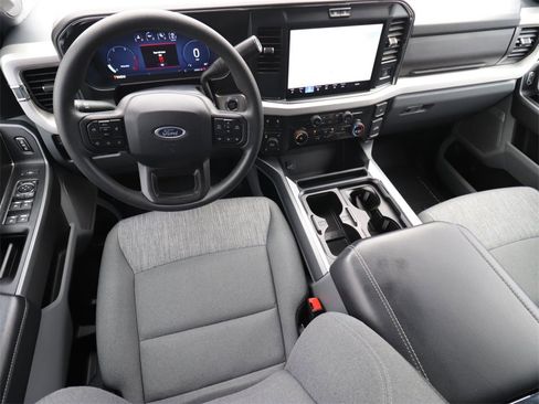 Certified 2025 Ford F250 XLT w/ Black Appearance Package image 6