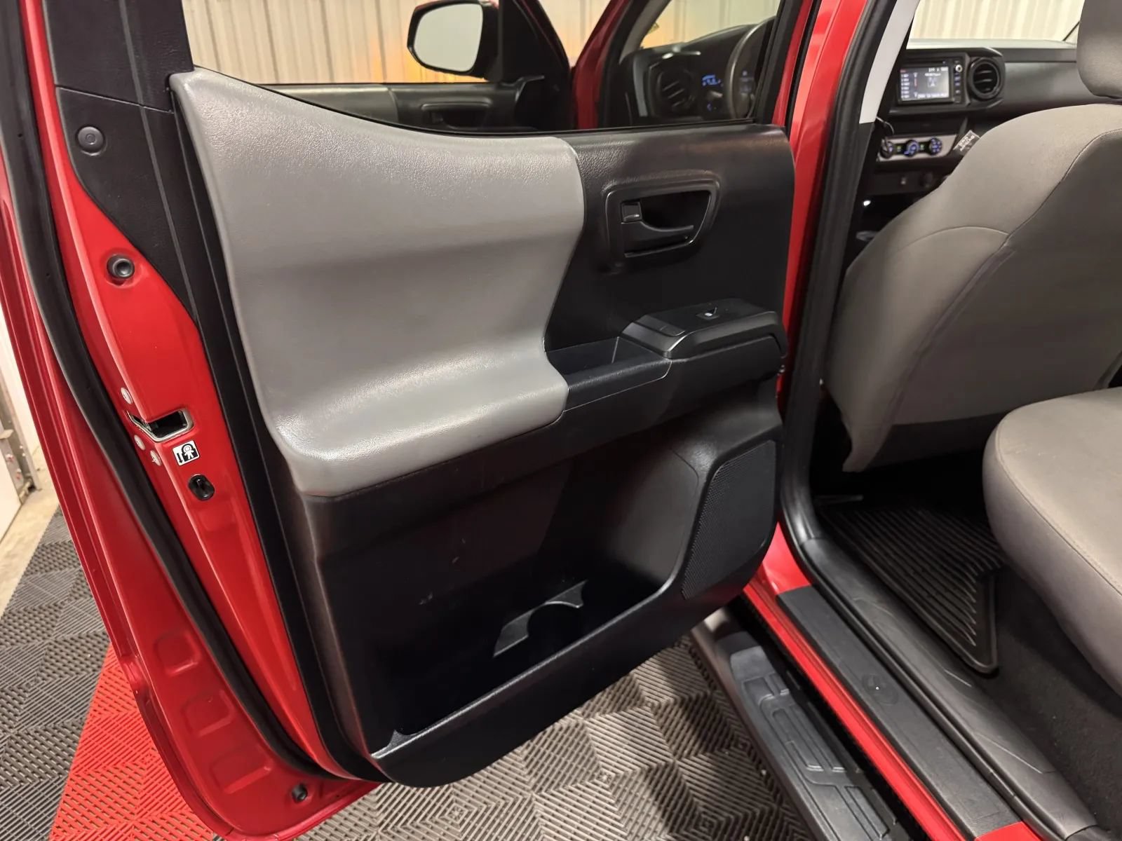 Used 2019 Toyota Tacoma SR w/ SR Convenience Package AWD/4WD image 37
