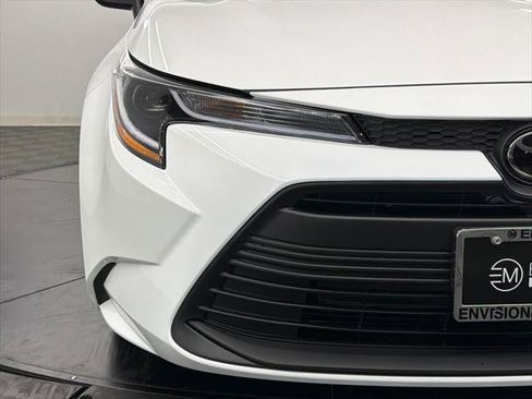 Certified 2026 Toyota Corolla LE FWD image 9