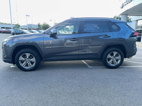 Used 2022 Toyota RAV4 XLE image 4