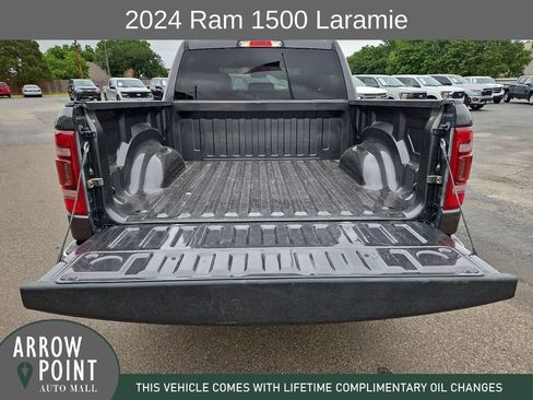 Used 2024 RAM 1500 Laramie AWD/4WD image 17