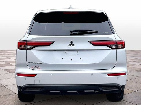 Used 2022 Mitsubishi Outlander ES AWD/4WD image 4