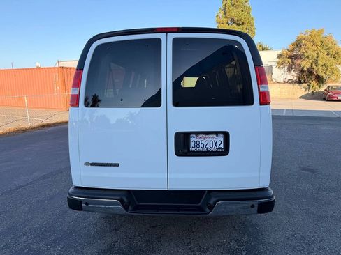 Used 2024 Chevrolet Express 3500 LT w/ LT Preferred Equipment Group RWD image 10