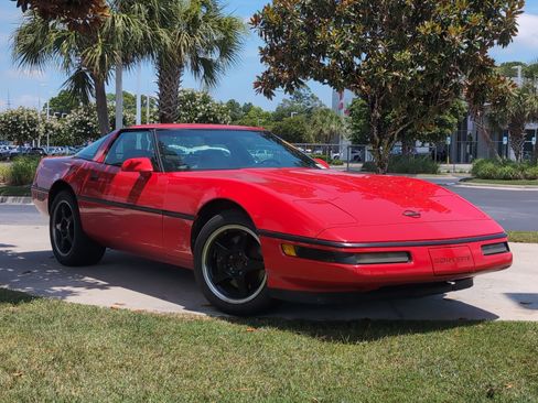 Used 1995 Chevrolet Corvette Coupe RWD image 2