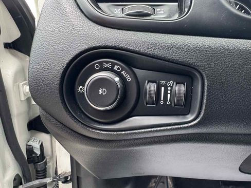 Used 2020 Jeep Renegade Altitude image 10