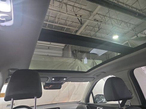 Used 2025 Kia Sorento S w/ Panoramic Sunroof Package AWD/4WD image 9