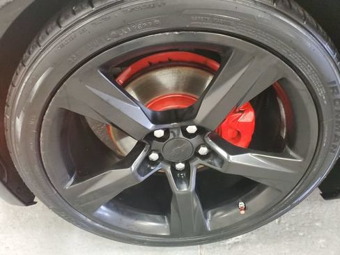 Used 2017 Chevrolet Camaro LT RWD image 28