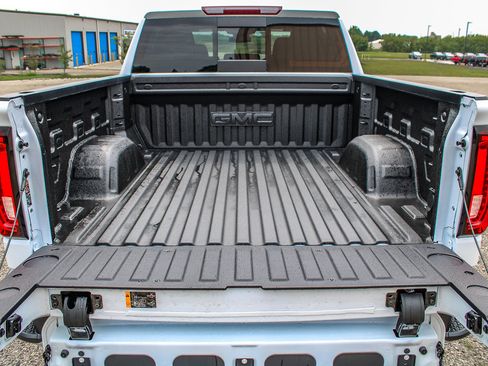 New 2026 GMC Sierra 1500 SLT w/ SLT Premium Plus Package AWD/4WD image 15