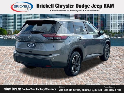 Used 2024 Nissan Rogue SV FWD image 5