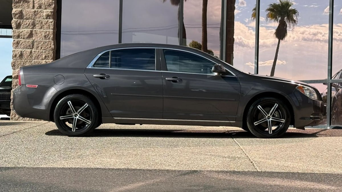 Used 2011 Chevrolet Malibu LT FWD image 15