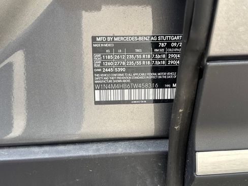Used 2026 Mercedes-Benz GLB 250 4MATIC image 25