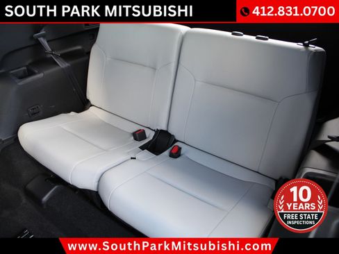 Used 2025 Mitsubishi Outlander AWD image 18