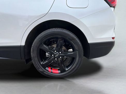 Used 2024 Chevrolet Equinox Premier image 18