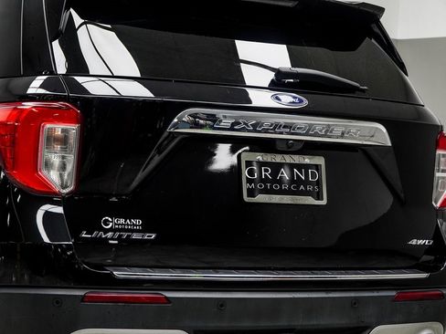 Used 2022 Ford Explorer Limited w/ Equipment Group 301A image 15