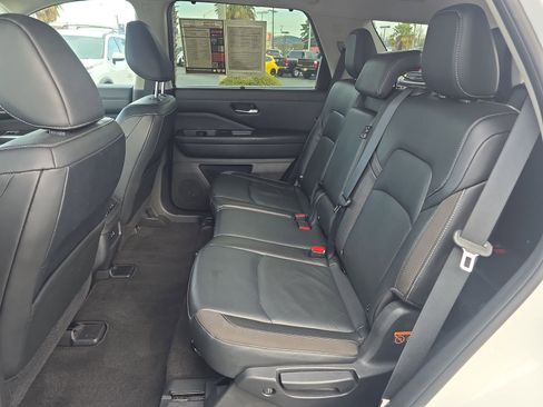 Used 2022 Nissan Pathfinder SL image 30