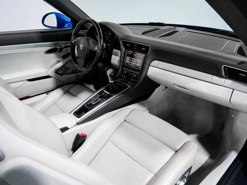 Used 2015 Porsche 911 Targa 4 image 28