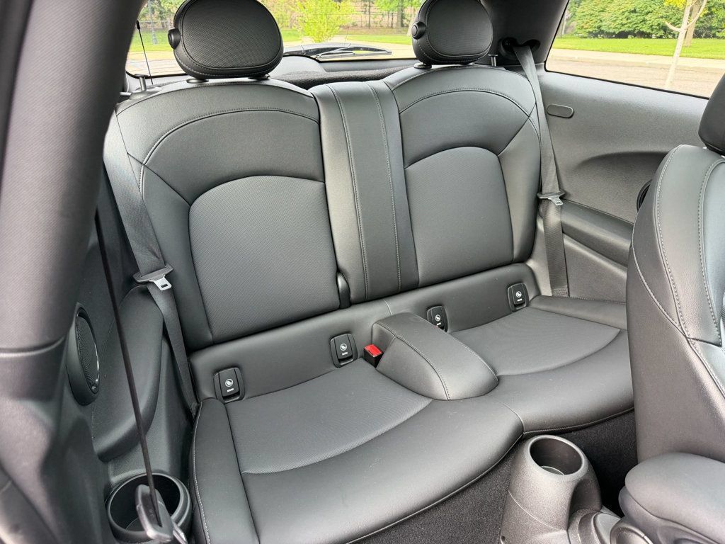Used 2019 MINI Cooper S w/ Signature Upholstery Package FWD image 14