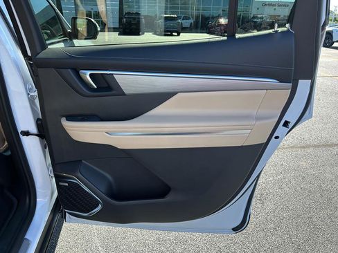 New 2026 Buick Enclave Preferred w/ LPO, Floor Liner Package image 16