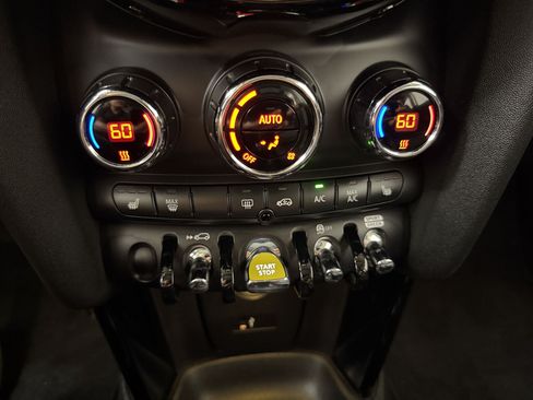 Certified 2024 MINI Cooper SE FWD image 19