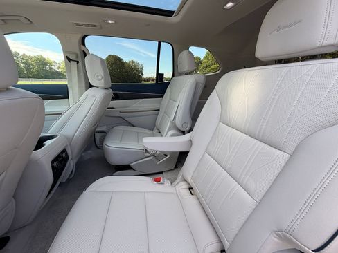 Used 2026 Buick Enclave Avenir w/ Super Cruise Package FWD image 14