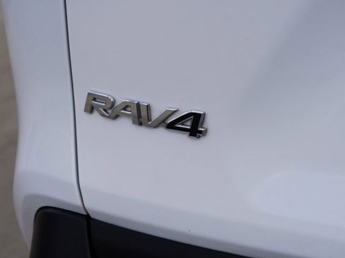 Used 2025 Toyota RAV4 XLE image 10