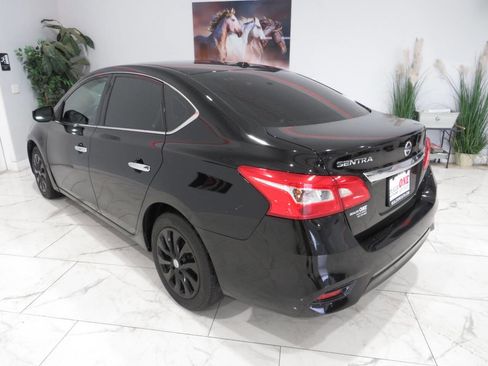 Used 2019 Nissan Sentra SV FWD image 6