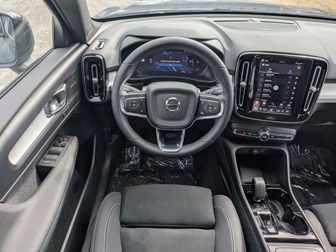 New 2026 Volvo XC40 B5 Ultra w/ Protection Package Premier image 17