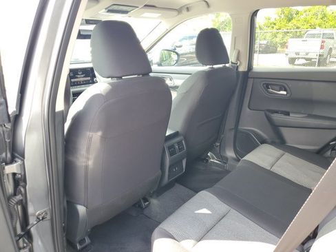 Certified 2026 Nissan Rogue SV FWD image 27