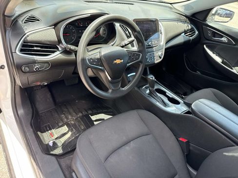Used 2020 Chevrolet Malibu LT FWD image 20