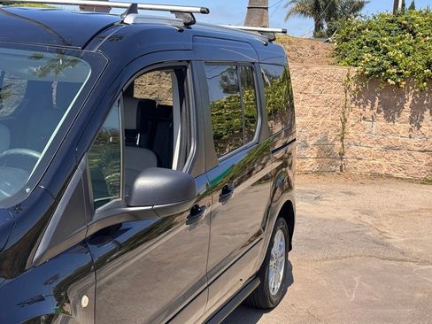 Used 2019 Ford Transit Connect XLT FWD image 9