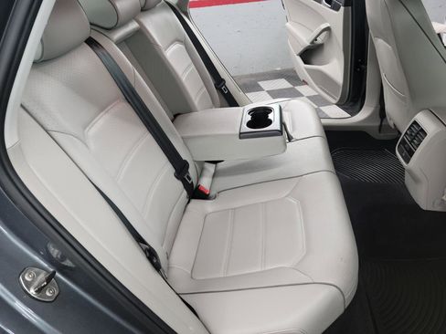 Used 2017 Volkswagen Passat 1.8T SE image 12