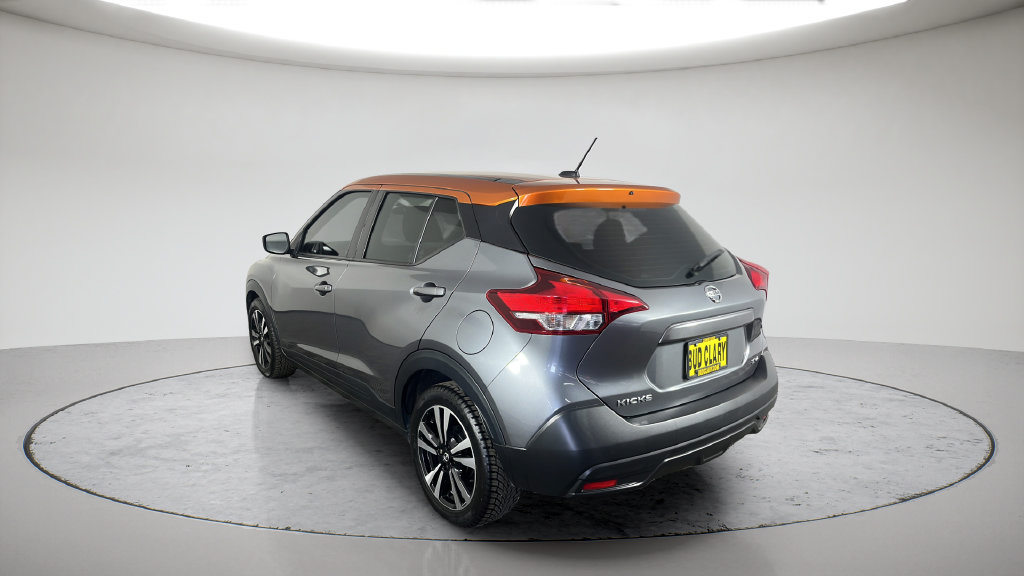 Used 2019 Nissan Kicks SV FWD image 7