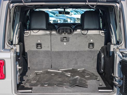 Used 2022 Jeep Wrangler Unlimited Sahara w/ LED Lighting Group image 25