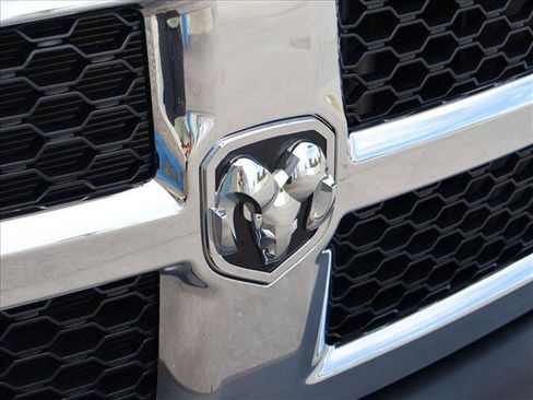Used 2018 RAM 1500 ST w/ SXT Appearance Group AWD/4WD image 29