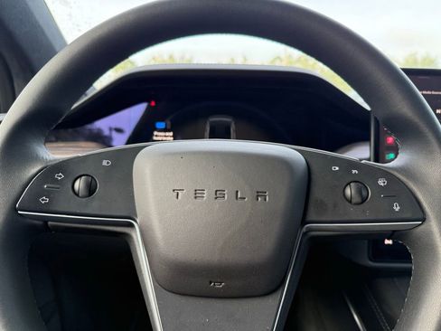 Used 2024 Tesla Model X AWD/4WD image 21