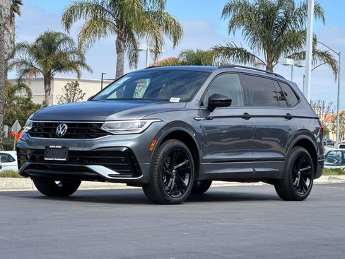 Used 2024 Volkswagen Tiguan SE R-Line AWD/4WD image 8