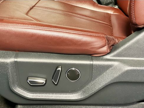 Used 2023 Ford Expedition Limited image 15