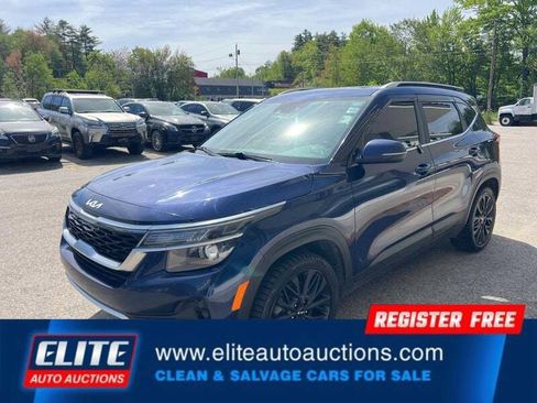 Used 2022 Kia Seltos EX AWD/4WD image 3